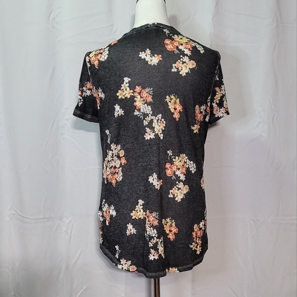 Maurices Women's Gray Sheer "Just Be Kind" Floral Graphic T-Shirt Size Small EUC - Picture 8 of 9
